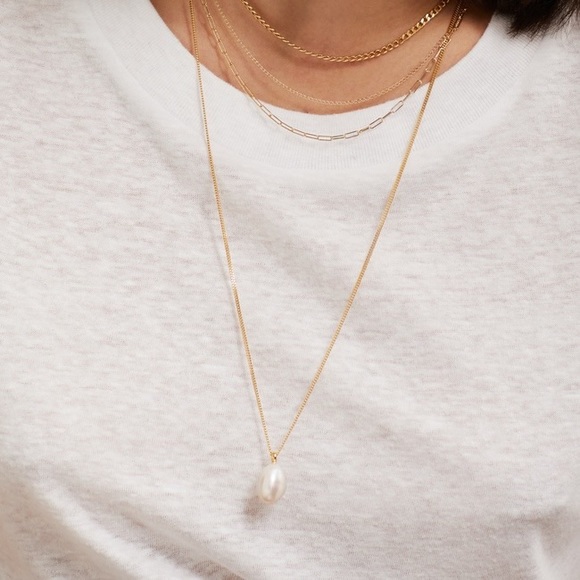 Mejuri Jewelry - Mejuri Bold Pearl Pendant Necklace